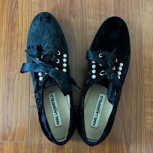 Karl Lagerfeld Black Velvet Lace Pearl Size 7.5 Loafer
